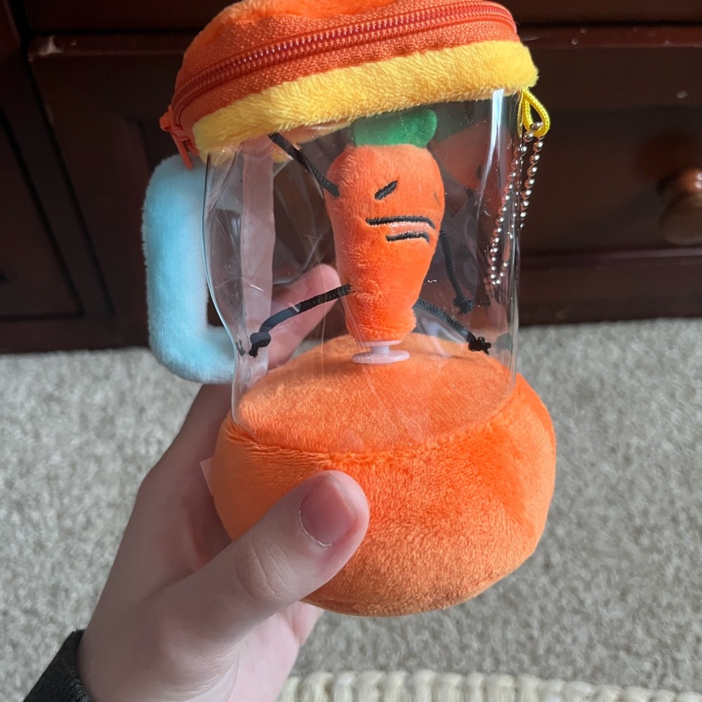 NWOT CARROT JUICER PLUSH TOY!
